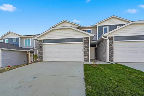 710 Campusside Pl, Norwalk, IA 50211