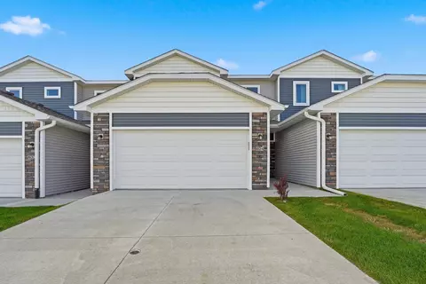 804 Campusside Pl, Norwalk, IA 50211