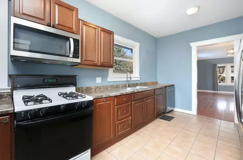 1723 W 2nd St, Perry, IA 50220