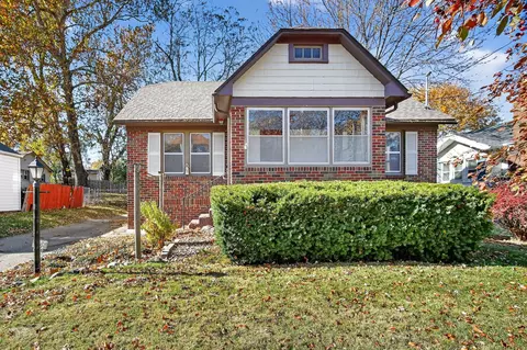 2208 38th St, Des Moines, IA 50310