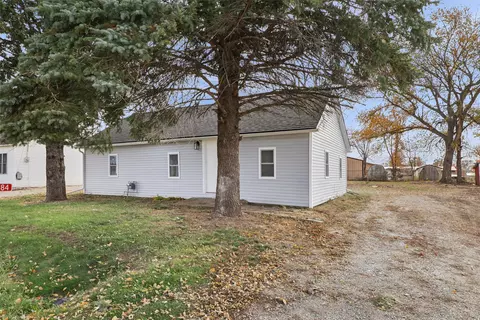 1784 B Ave, Knoxville, IA 50138