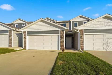 803 Campusside Pl, Norwalk, IA 50211