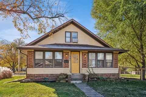 1701 Main St, Adel, IA 50003