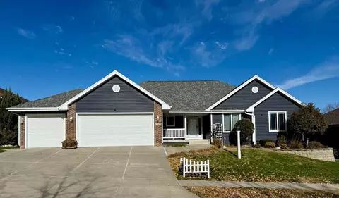 2424 N 6th Ave E, Newton, IA 50208