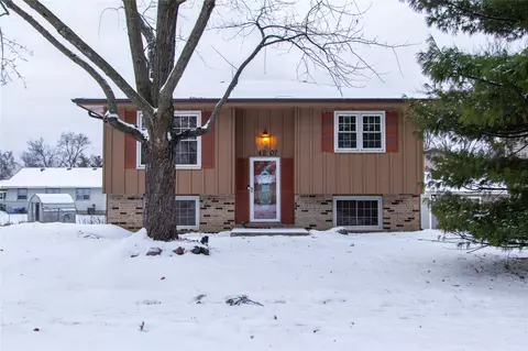 4207 Hull Ave, Des Moines, IA 50317