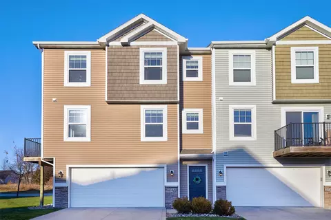 2714 NW Lois Ln, Ankeny, IA 50023