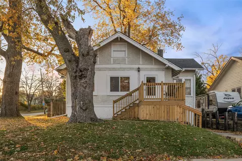 1002 28th St, Des Moines, IA 50311