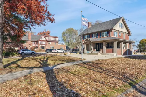 1245 34th St, Des Moines, IA 50311