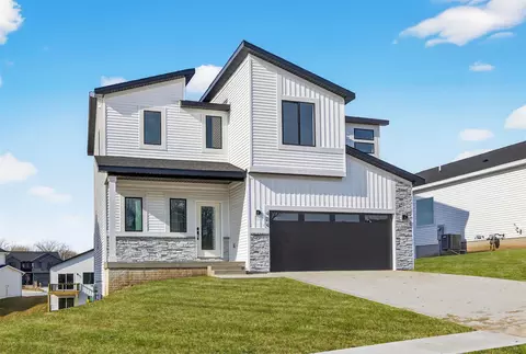 424 Napoli Ave, West Des Moines, IA 50266