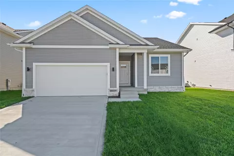 14230 Northpark Dr, Urbandale, IA 50323