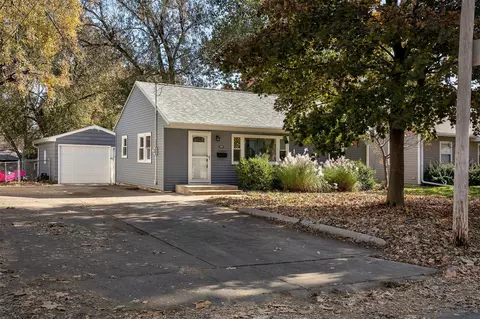 1517 61st St, Des Moines, IA 50311
