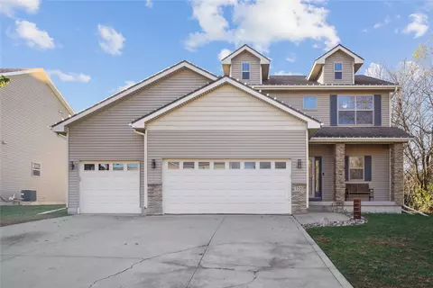 100 SE Stone Prairie Dr, Waukee, IA 50263