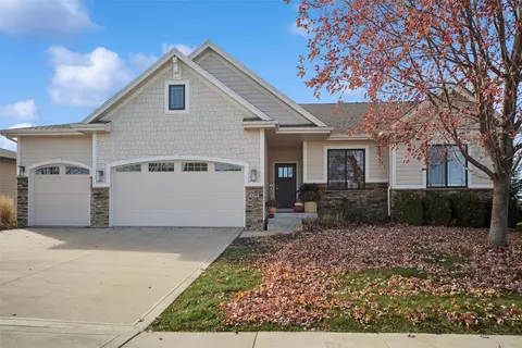 139 S 83rd St, West Des Moines, IA 50266