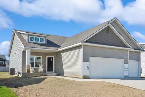 558 SE Hollow Ct, West Des Moines, IA 50265