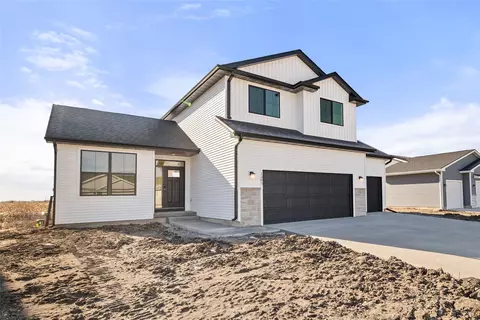 1385 Cedar St, Waukee, IA 50263