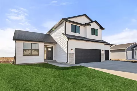 1385 Cedar St, Waukee, IA 50263