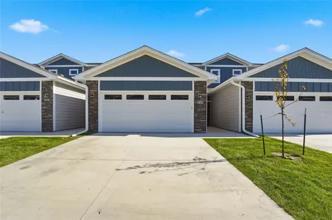 249 NW Waverly Dr, Waukee, IA 50263
