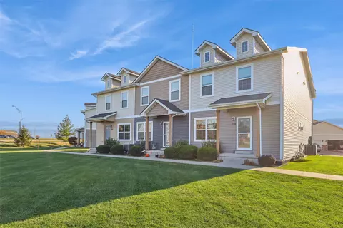 5867 Marble Cir, Johnston, IA 50131