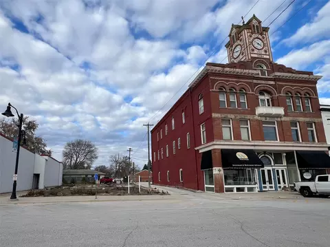 000 NW 2ns St, Stuart, IA 50250