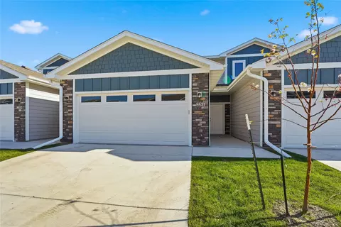 231 NW Waverly Dr, Waukee, IA 50263