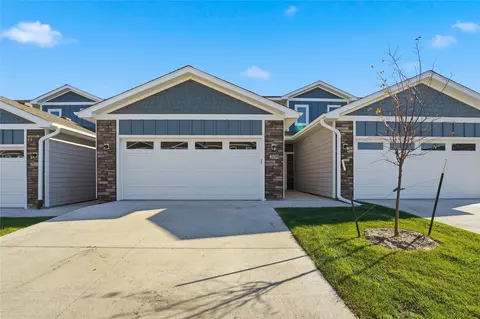 213 NW Waverly Dr, Waukee, IA 50263