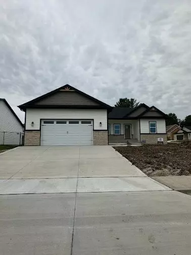 2301 N 8th Ave E, Newton, IA 50208