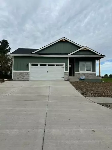 777 E 23rd St N, Newton, IA 50208