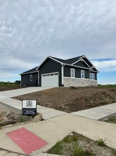 805 E 23rd St N, Newton, IA 50208