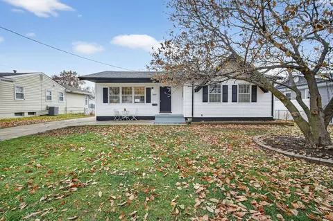 3807 Glen Ellen Dr, Des Moines, IA 50317