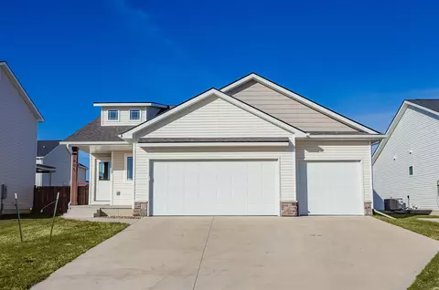 2805 20th St SW, Altoona, IA 50009