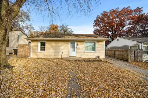 307 Davis Ave, Des Moines, IA 50315