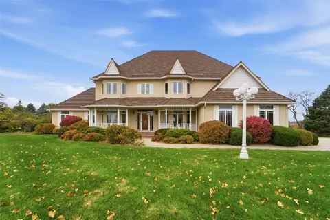31619 Silverado Ln, Waukee, IA 50263