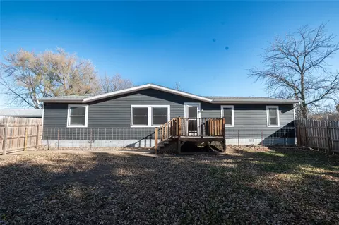 106 Bradley St, Tracy, IA 50256