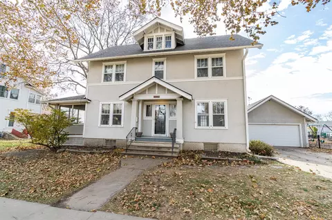 310 W Washington St, Winterset, IA 50273