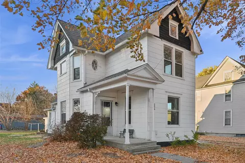 206 3rd St NE, Mitchellville, IA 50169