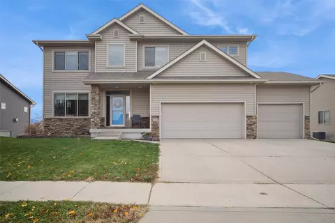 323 Tailfeather Dr NW, Bondurant, IA 50035