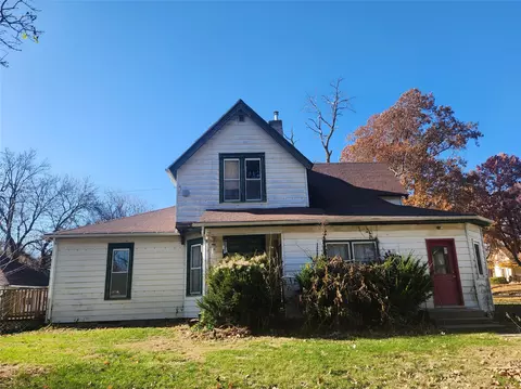 102 W Montgomery St, Knoxville, IA 50138
