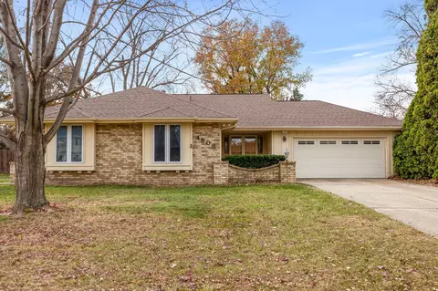 4508 74th St, Urbandale, IA 50322