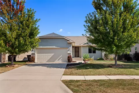 1525 S Warrior Ln, Waukee, IA 50263
