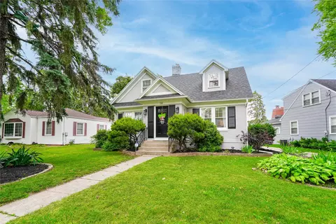 726 W 9th St S, Newton, IA 50208