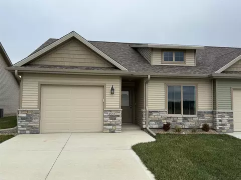 409 W Madison St, Winterset, IA 50273
