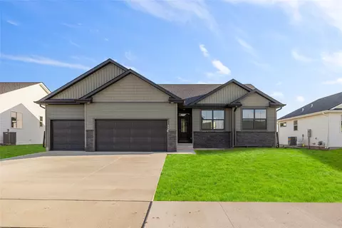 4407 NE 8th St, Ankeny, IA 50021
