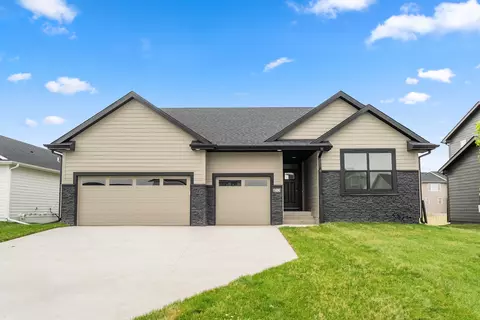 413 NE 59th St, Ankeny, IA 50021