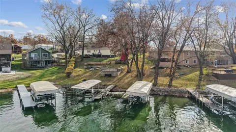 276 Center Point Dr, Montezuma, IA 50171