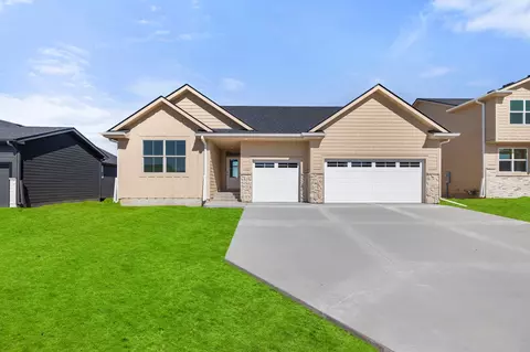 410 NE 59th St, Ankeny, IA 50021