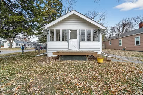 1325 Seneca Ave, Des Moines, IA 50313