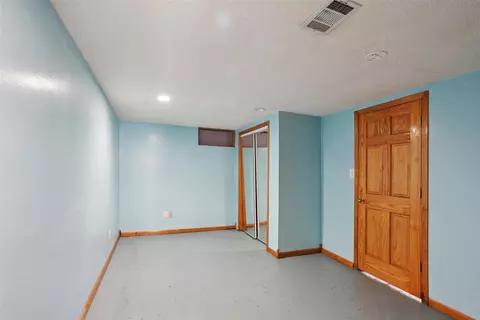 Bedroom - 3941 30th St, Des Moines, IA 50310 photo 4 of 5