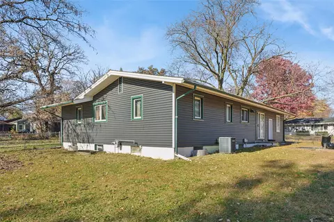 Exterior - 3941 30th St, Des Moines, IA 50310 photo 5 of 5