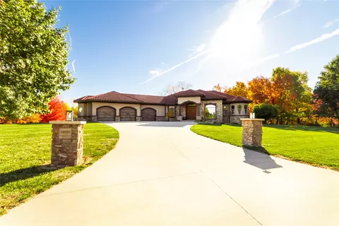 34968 Vintage Trl, Waukee, IA 50263
