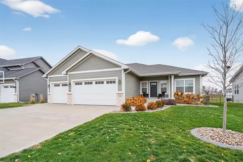 705 35th St SW, Altoona, IA 50009